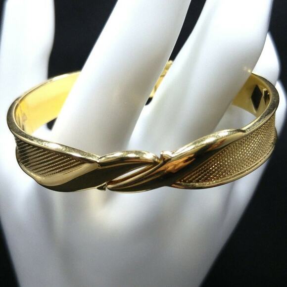 Vintage MONET Gold Plated Textured Hinged Cuff Style Bracelet, 6 1/2 Inches - Picture 3 of 11